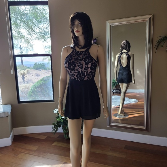 CLASSY BLACK LACE  ROMPER - Picture 8 of 9